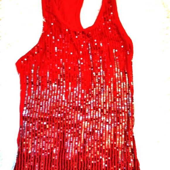 3/$12💥 Red sequin tank - Picture 1 of 2